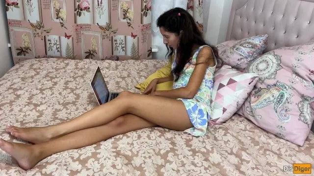 She Loves Playing Chess so Much that She Didn't Notice the Dick in Her Holes ...