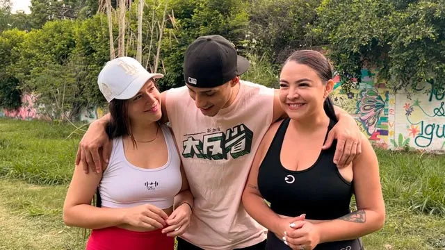 Stranger Offers Money to Girlfriends in a Public Park to Fuck Their Tight Pus...