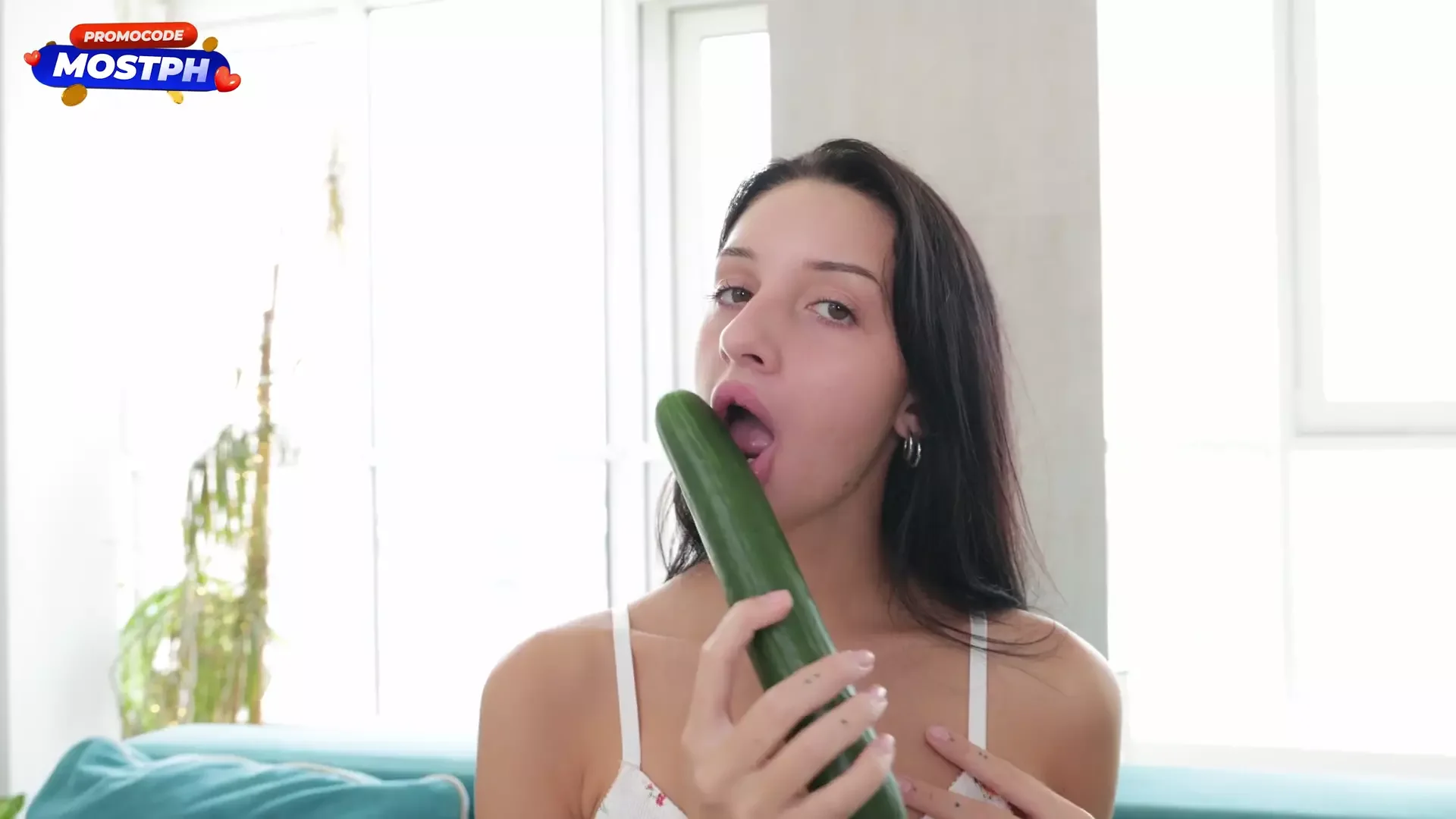 Piss Shower for Slim Anal Slut Eva Tender •