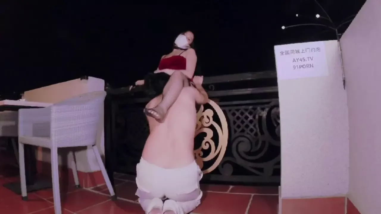 Sex Doll, Public
