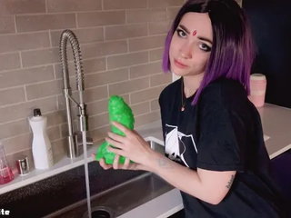 Raven Washes the Dishes while You Watch! (wholesome)
