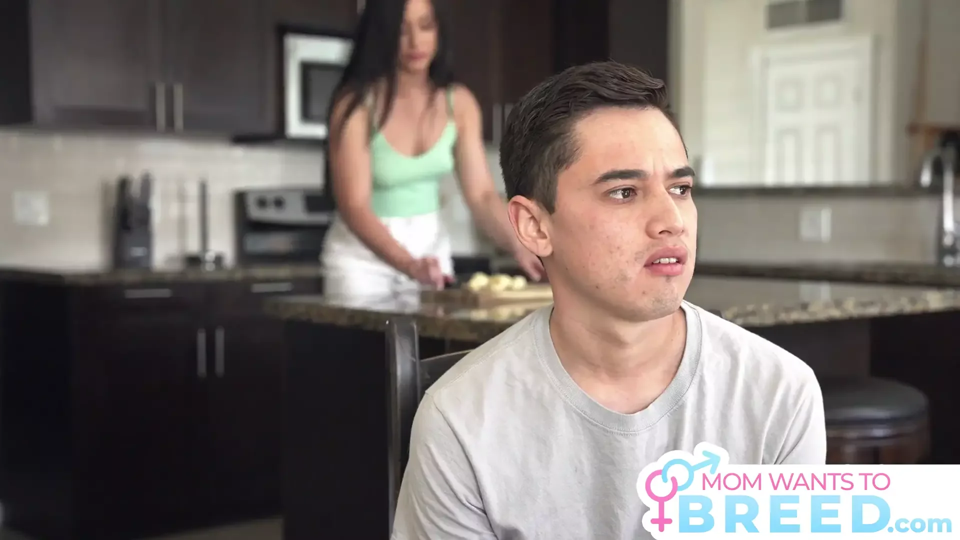 "get Over Here and Eat Your Stepmoms Pussy. then You Can Fill It Up!" Says Je...