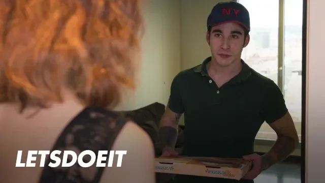 Cheating Slut Arian Joy Fucks Boyfriend then Lets Delivery Guy Bang Her Good …