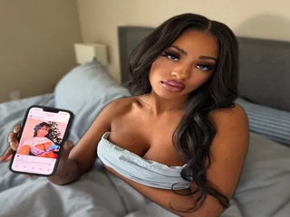 Sister's Best Friend Found Out I Masturbate to Her and She Let Me Fuck