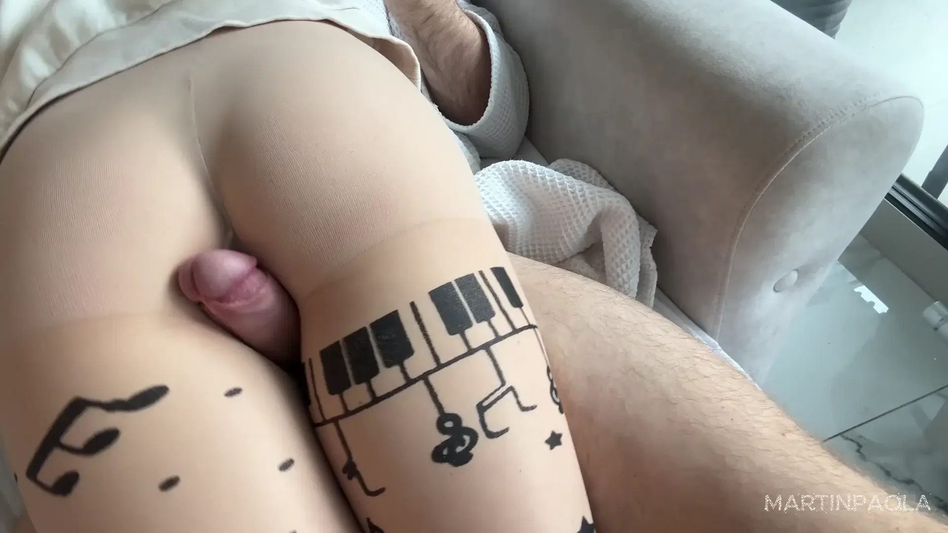 Pantyhose Thighjob Ends in Creampie