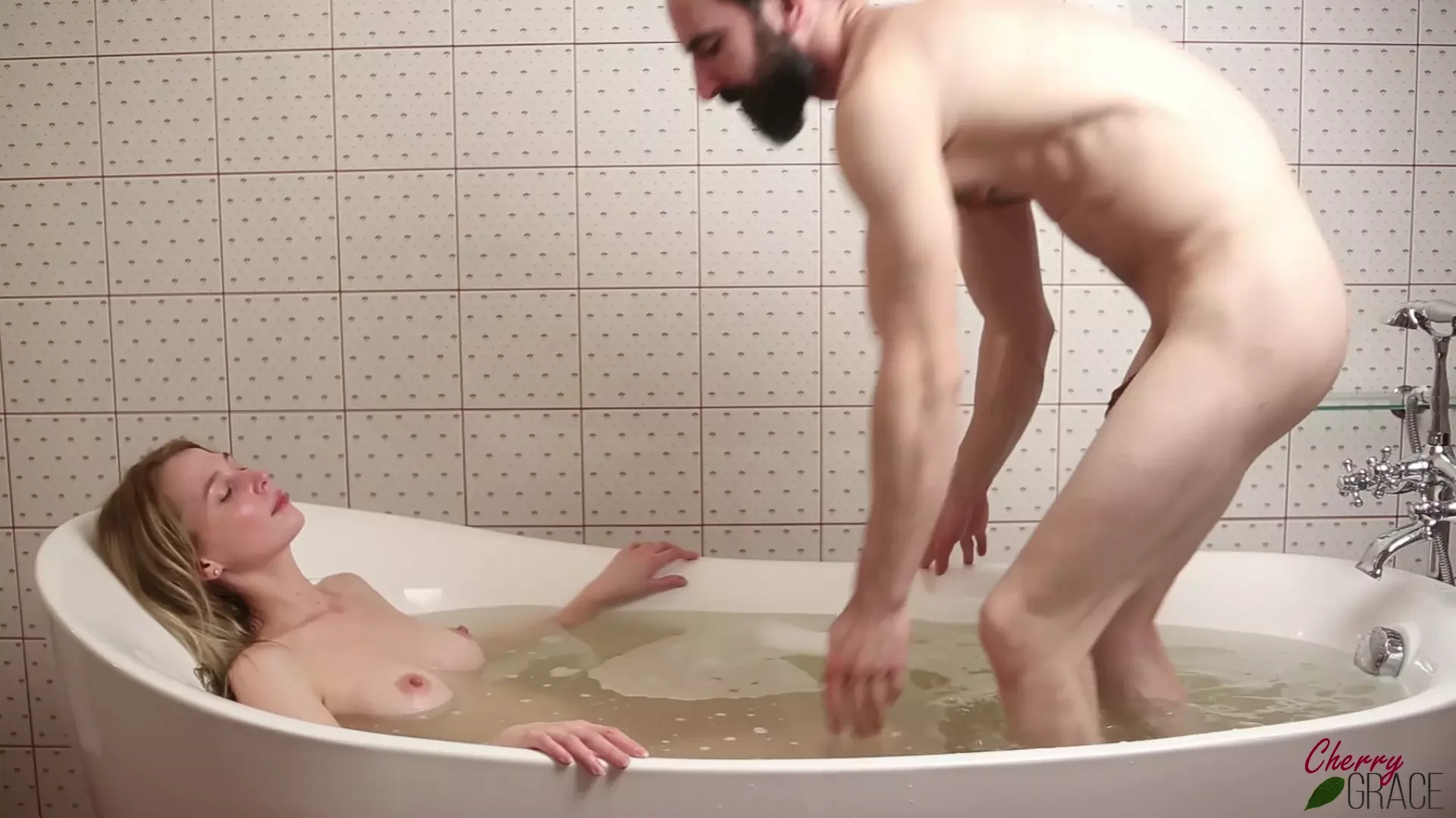 Creampie in Hot Bath
