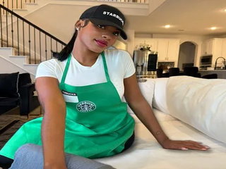 Barista Girl Cheats on Boyfriend while He's at Work