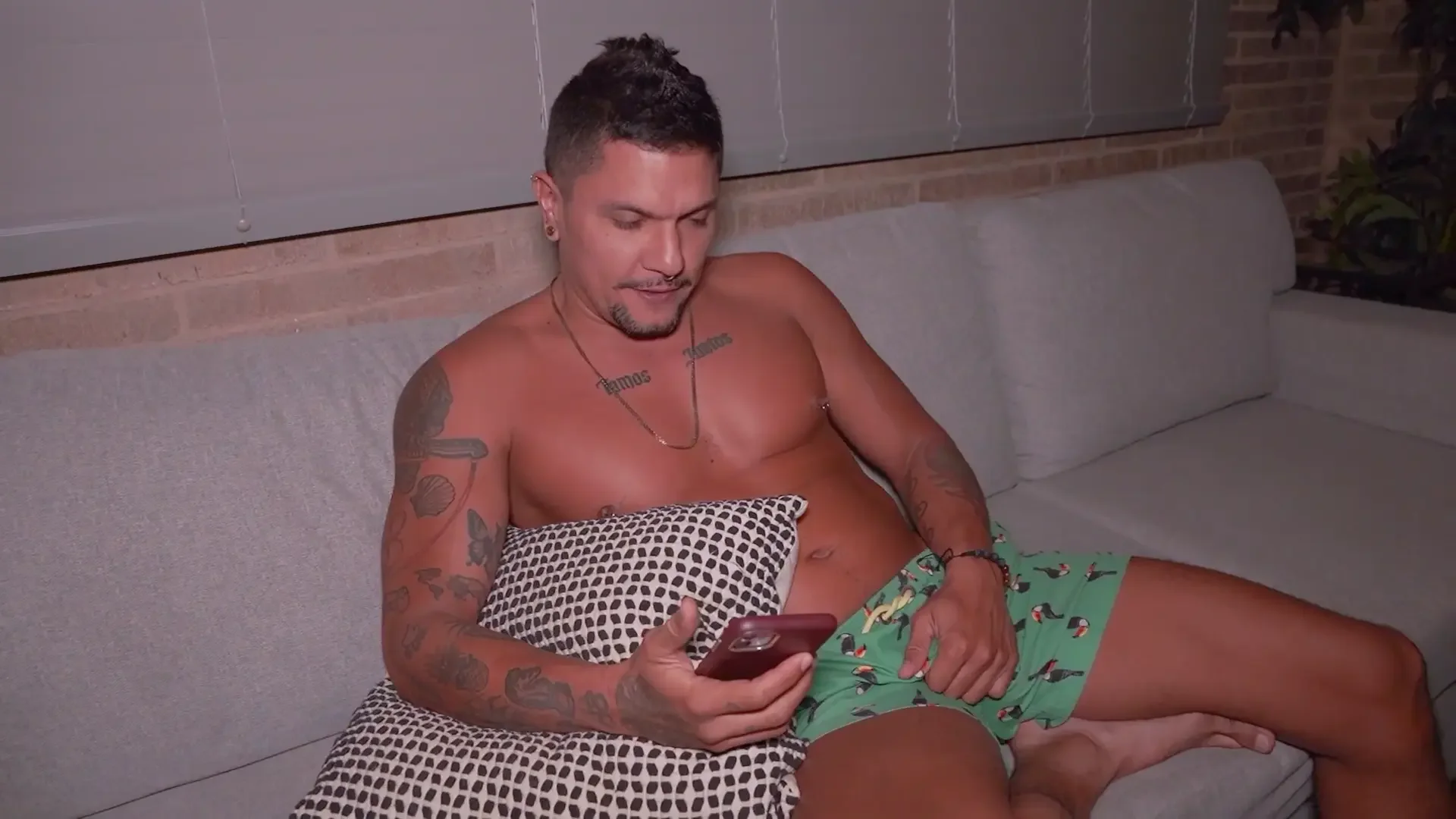 Tattooed girl catches her best friend's boyfriend masturbating and ends up helping him